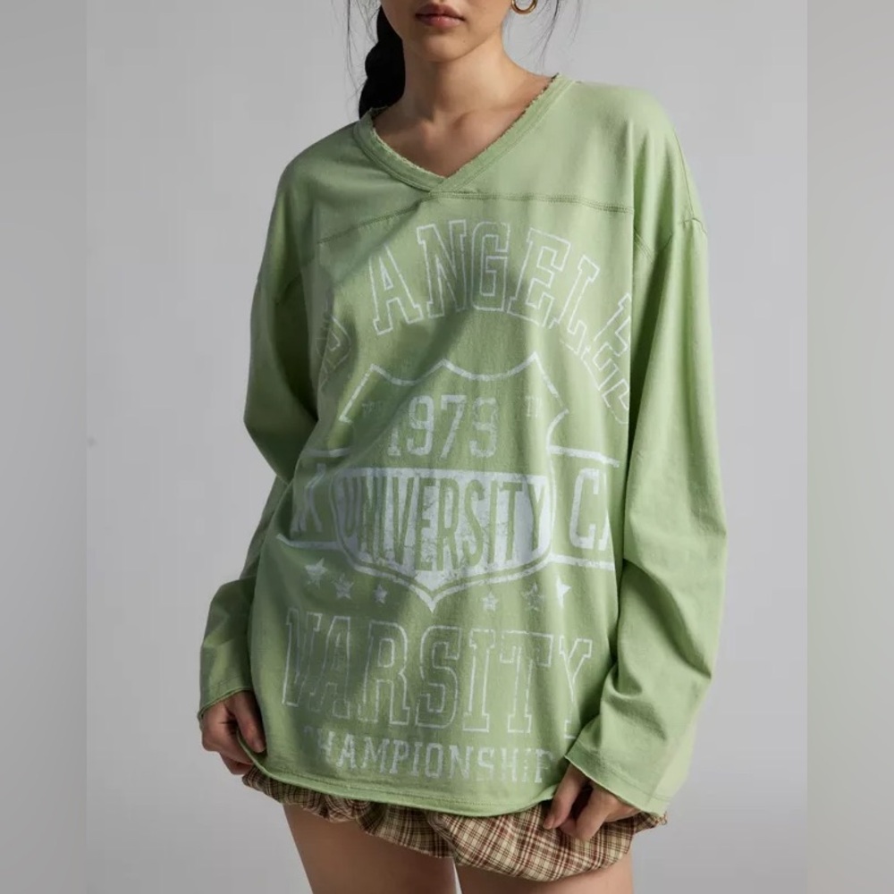 NWOT UO Varsity Vintage Sporty Graphic V-Neck Long Sleeve Tee
